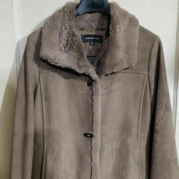 Jones New York Jackets & Blazers - VINTAGE Jones New York Women's Faux Fur Grey/Brown Color NWOT Size S